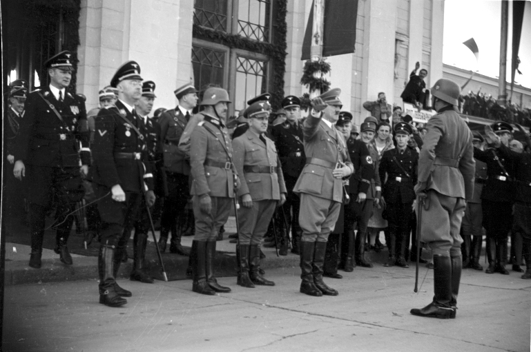 Adolf Hitler in Graz after his speech in the Weitzer wagon factory